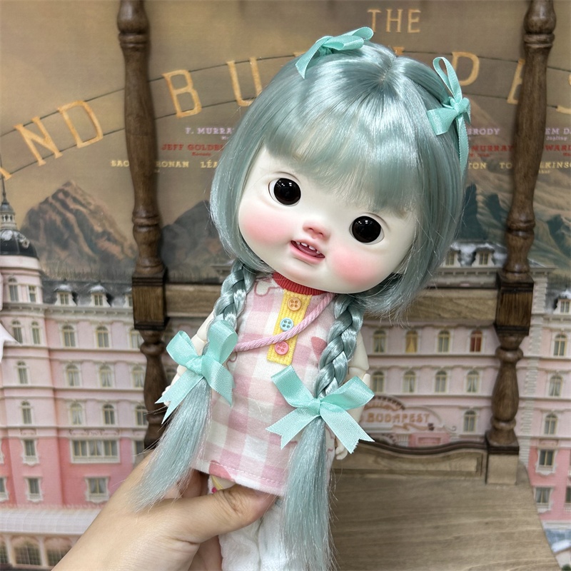 【カカ星球】【7-8,8.5-9,10-11inch】ドールウィッグ リボン付きおさげボブ(取寄せ)