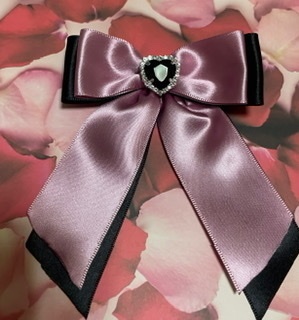 ブラックレディイメージリボンチャーム