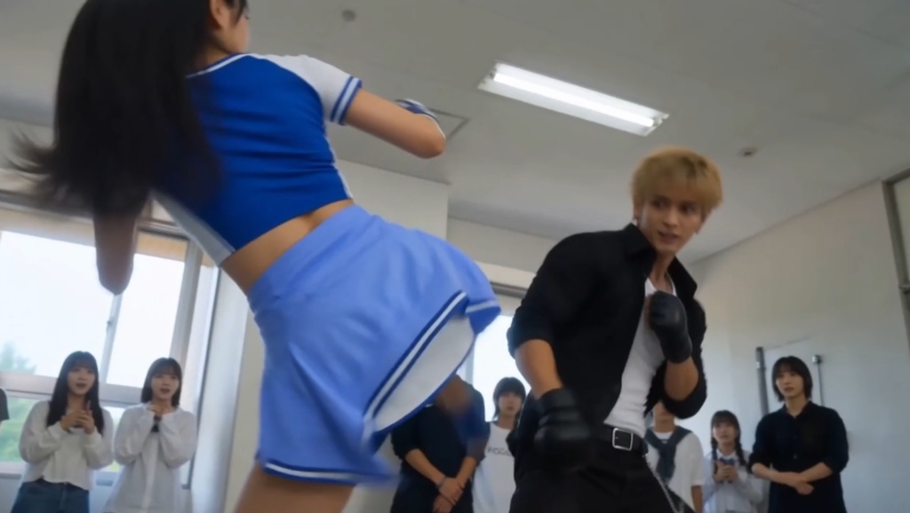 七海、蹴ります。