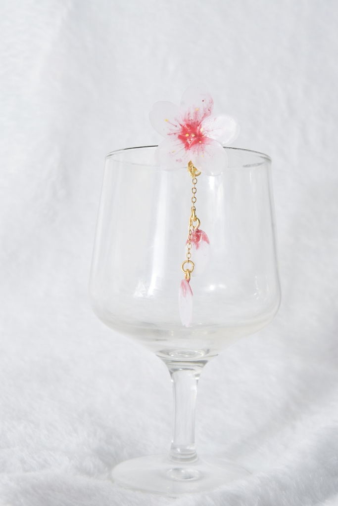 在庫処分半額セール⚠️桜舞う🌸イヤリング