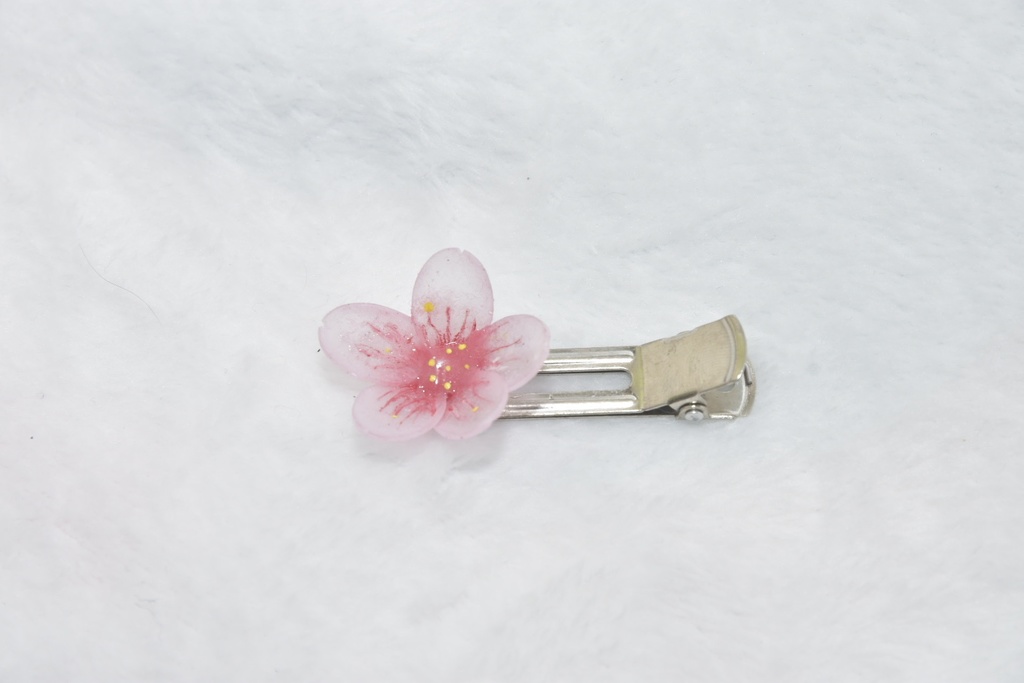 在庫処分半額セール⚠️桜咲く🌸髪留め