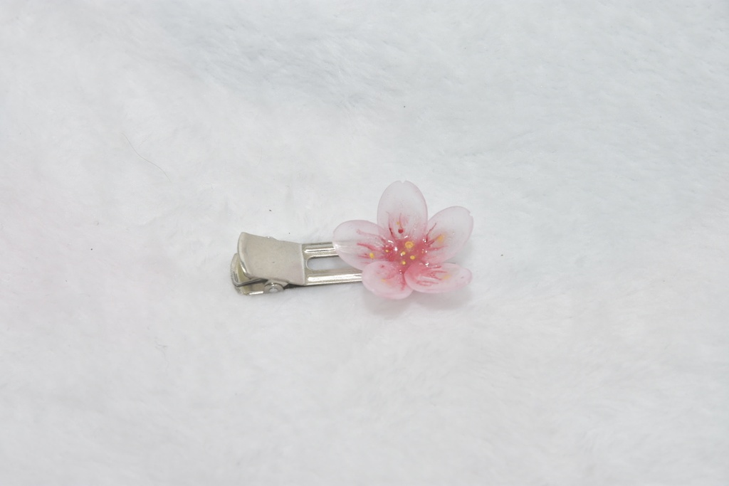 在庫処分半額セール⚠️桜咲く🌸髪留め