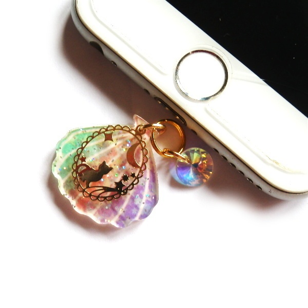 猫 イヤホンジャック 月夜の貝殻 ねこ ストラップ iphone コネクタカバー Cat's Love Potion