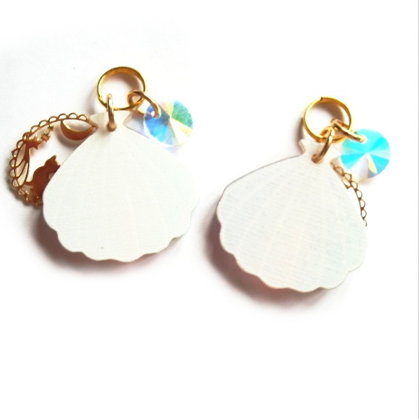 猫 イヤホンジャック 月夜の貝殻 ねこ ストラップ iphone コネクタカバー Cat's Love Potion