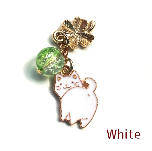 猫 イヤホンジャック ふりむき クローバー ねこ ストラップ iphone コネクタカバー Cat's Love Potion