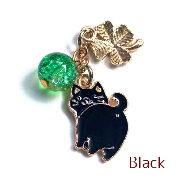 猫 イヤホンジャック ふりむき クローバー ねこ ストラップ iphone コネクタカバー Cat's Love Potion