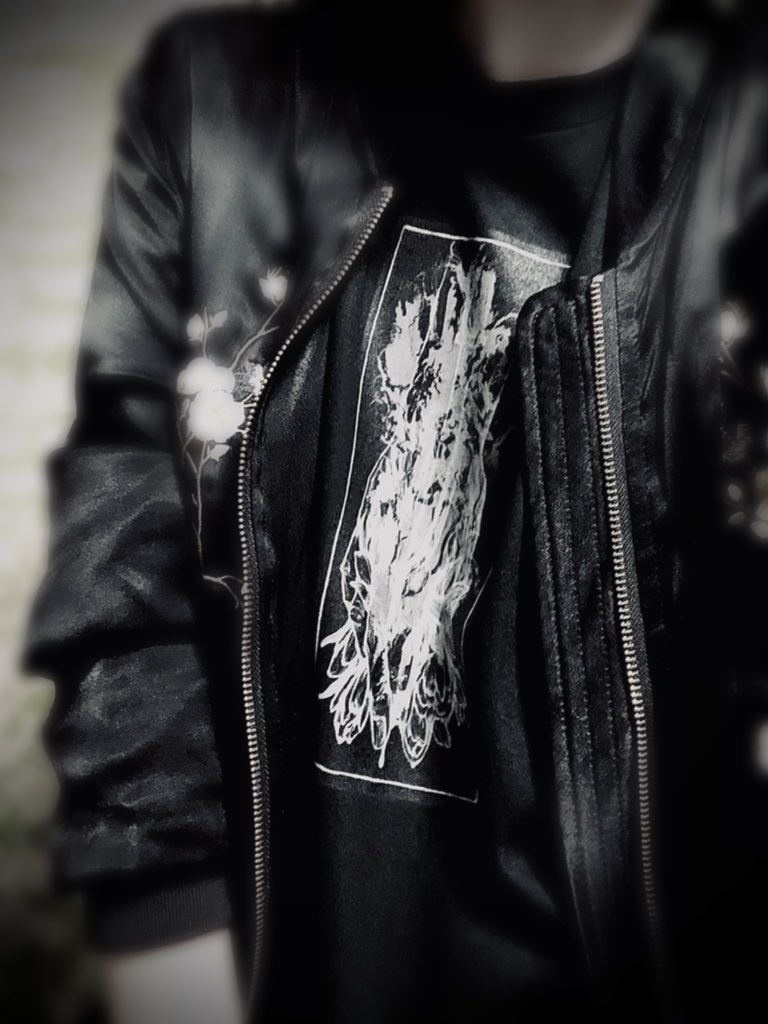 黒Tシャツ〔月下香〕