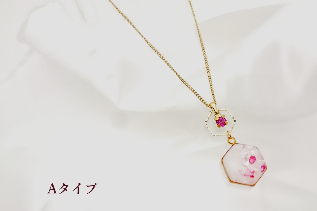 亀甲貞宗イメージネックレス