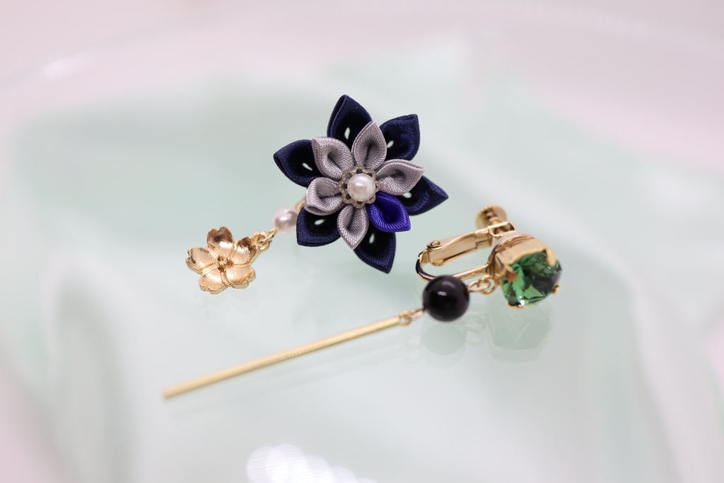 【刀剣男士イメージ】つまみ細工とスワロフスキーのイヤリング