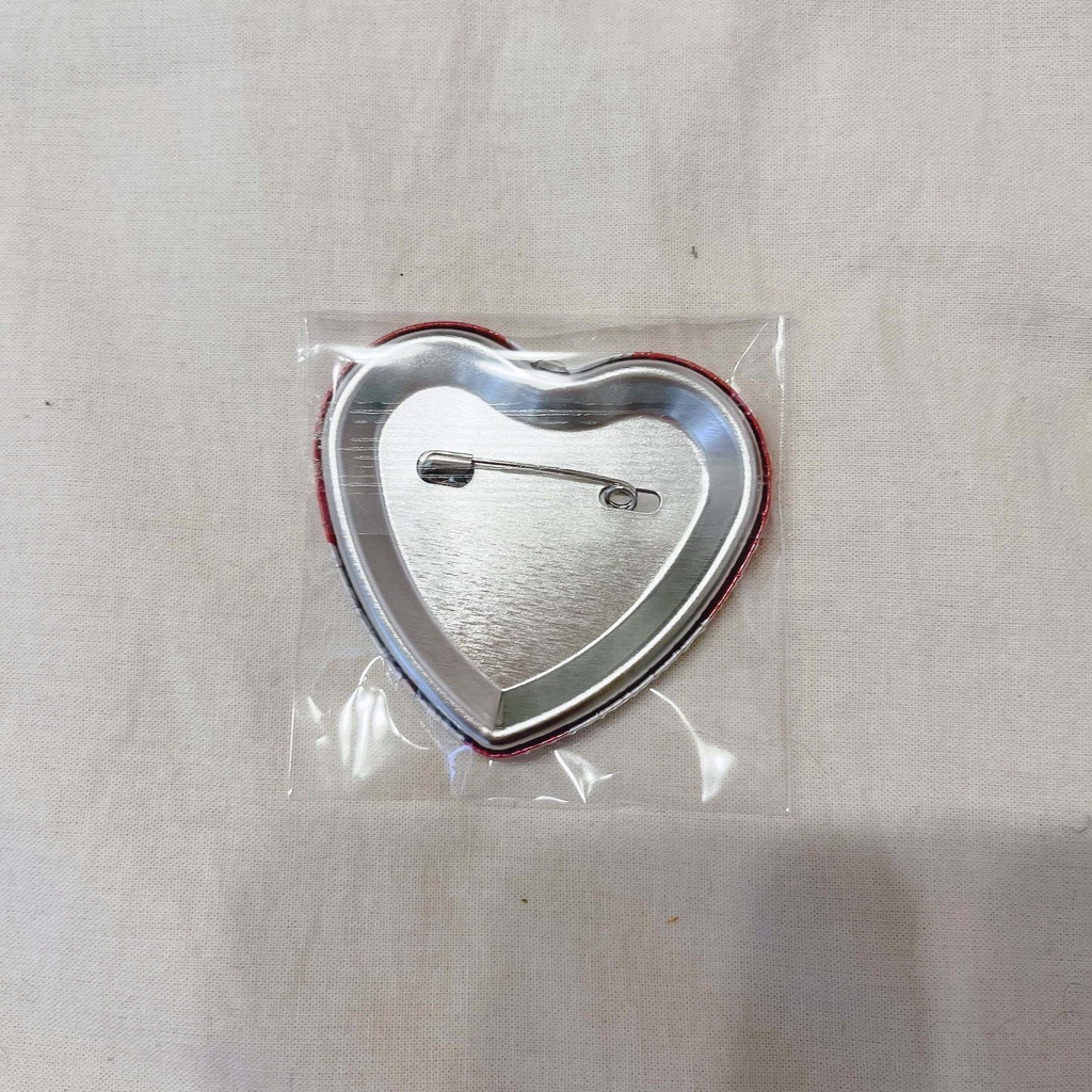 【C105】ハート型缶バッジ いちごちゃん