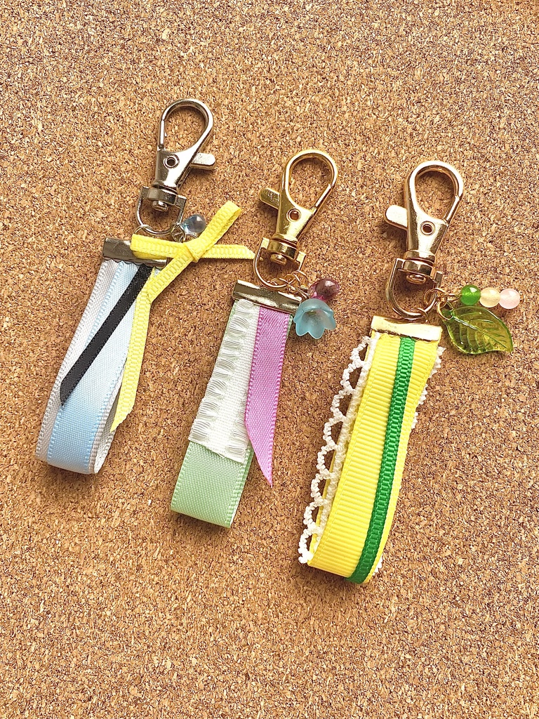 [ぶいせん]小香花 ミニリボンチャーム