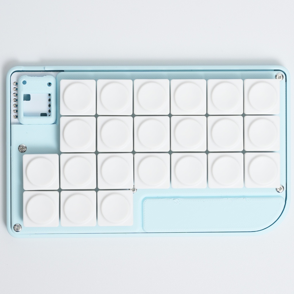 Nickey44 狭ピッチ薄型無線分割キーボード