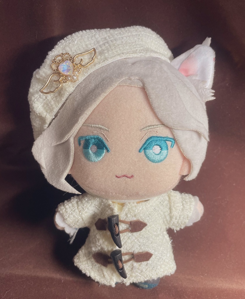 ホワイトジャガードコート＆ベレー帽 ともぬい服