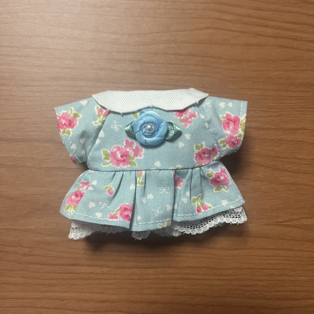 【匿名配送】〈プライズ16㎝ぬい・無属性10㎝共通〉花柄のワンピース