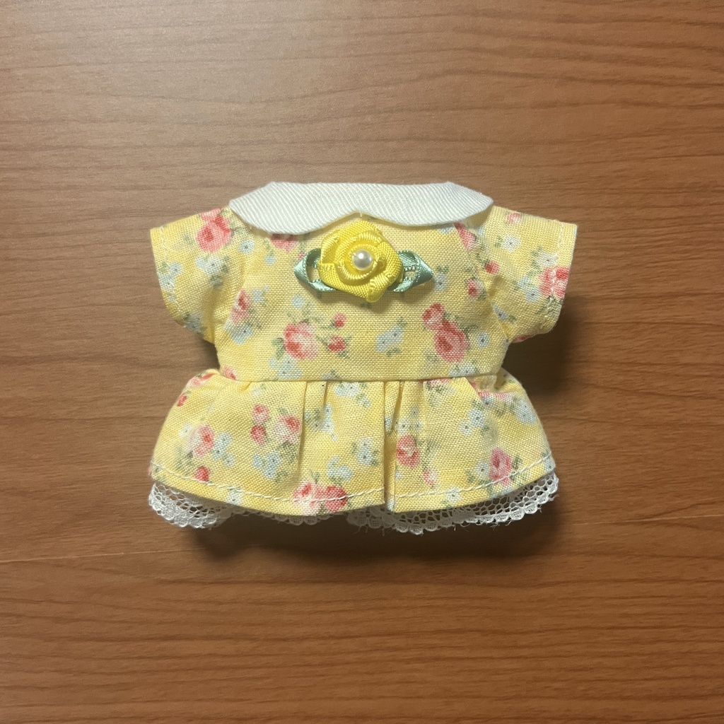 【匿名配送】〈プライズ16㎝ぬい・無属性10㎝共通〉花柄のワンピース