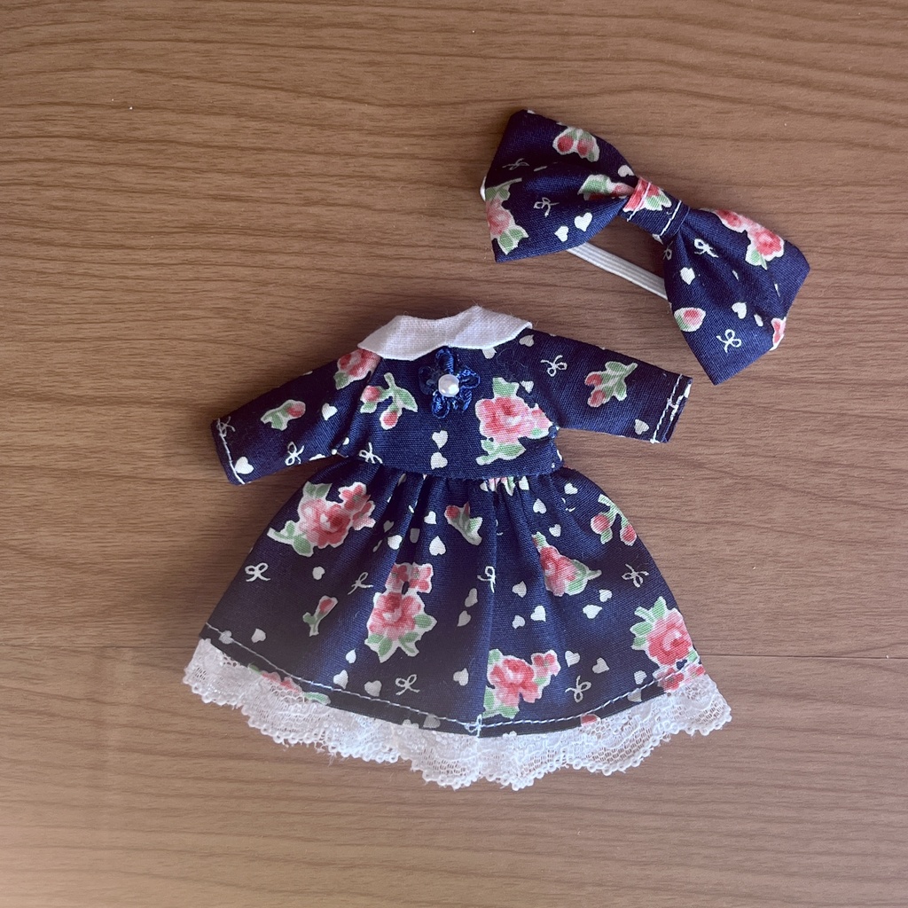 【匿名配送】〈オビツ11・ねんどろいどどーる〉花柄のワンピース