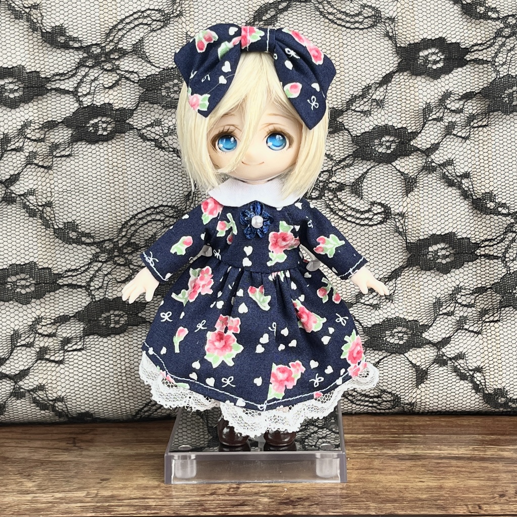 【匿名配送】〈オビツ11・ねんどろいどどーる〉花柄のワンピース