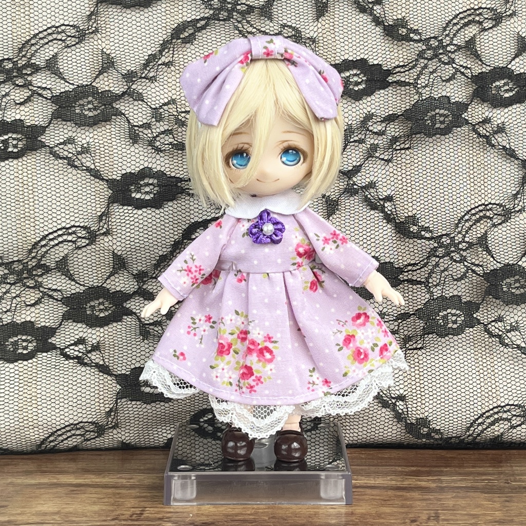 【匿名配送】〈オビツ11・ねんどろいどどーる〉花柄のワンピース