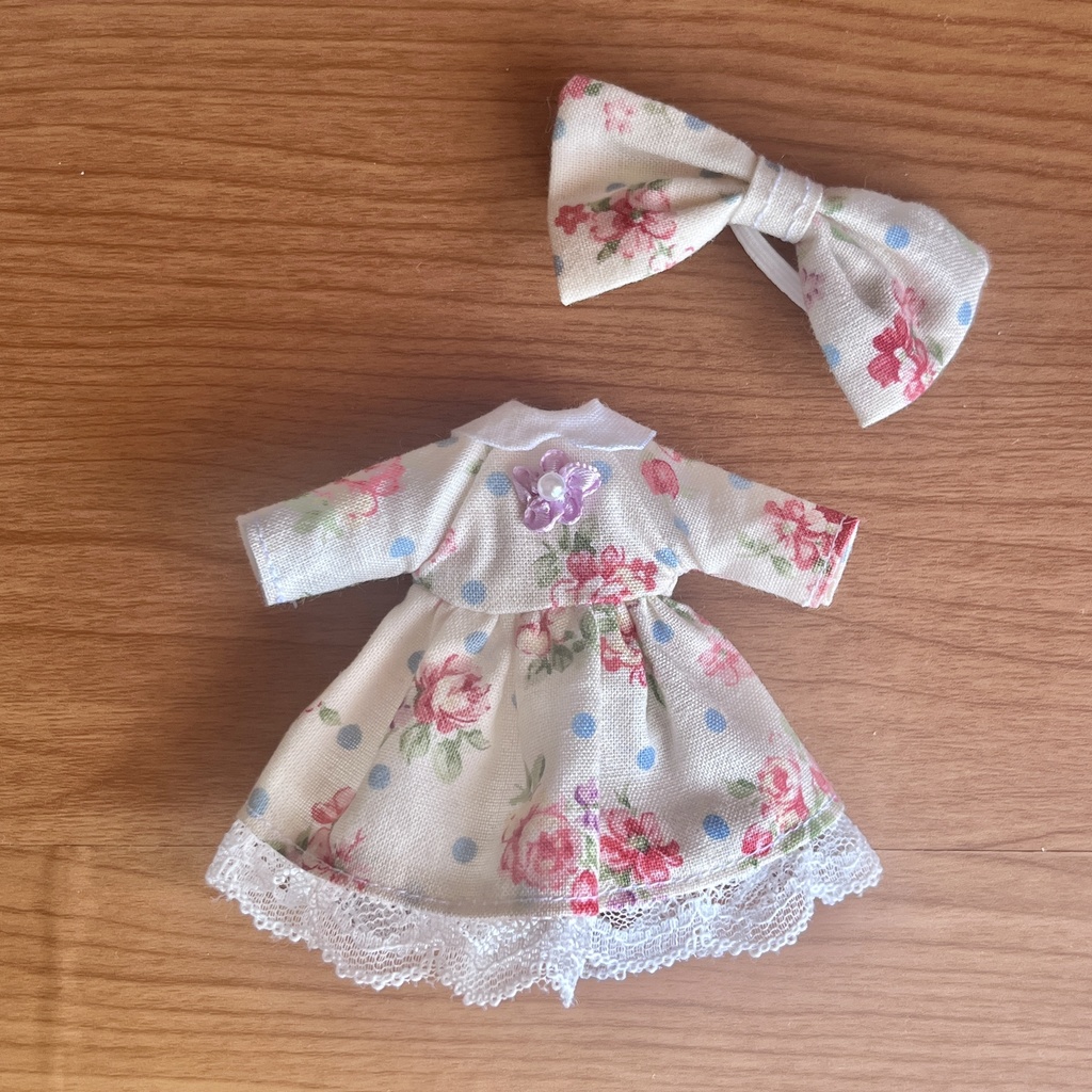 【匿名配送】〈オビツ11・ねんどろいどどーる〉花柄のワンピース