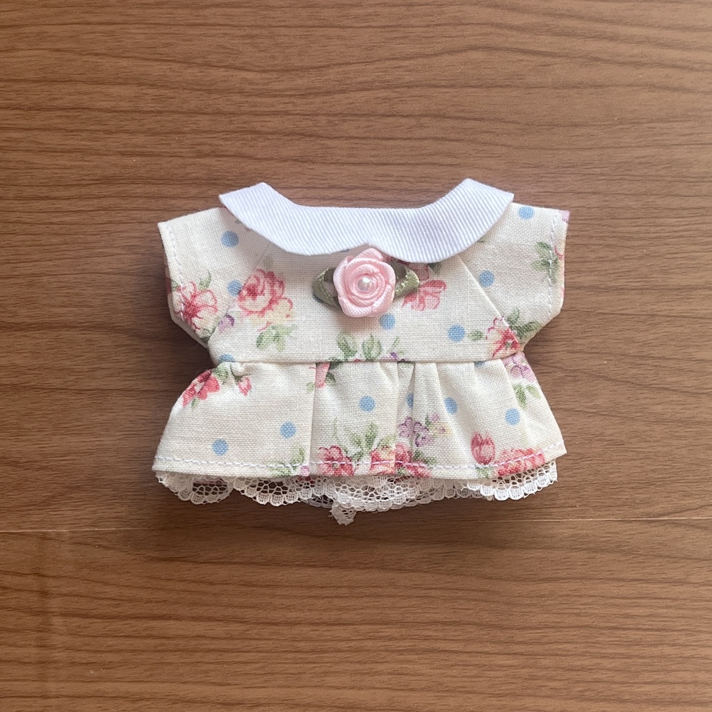 〈プライズ16㎝ぬい・無属性10㎝共通〉花柄のワンピース