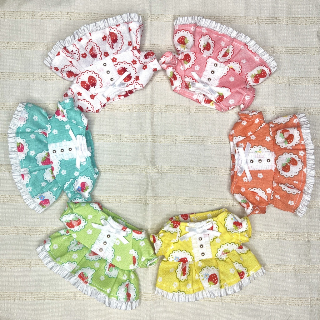 【匿名配送】〈プライズ16㎝ぬい・無属性10㎝共通〉イチゴのワンピース