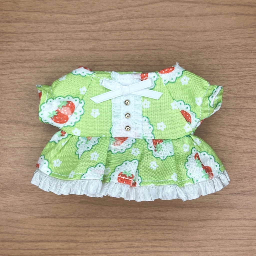 【匿名配送】〈プライズ16㎝ぬい・無属性10㎝共通〉イチゴのワンピース