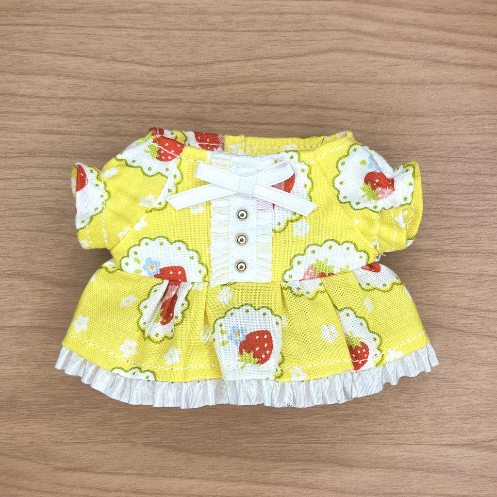 【匿名配送】〈プライズ16㎝ぬい・無属性10㎝共通〉イチゴのワンピース