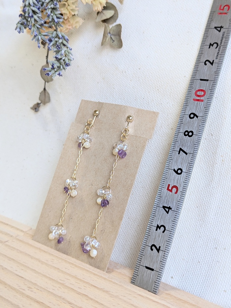 品番【9-A】マザーオブパール✕アメジスト ペールカラーイヤリング(ロングタイプ)