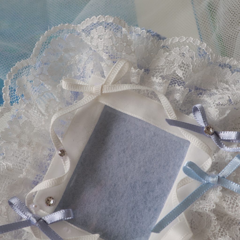 硬質ケースデコ B8サイズ レースフリルとカメオパーツのデコ