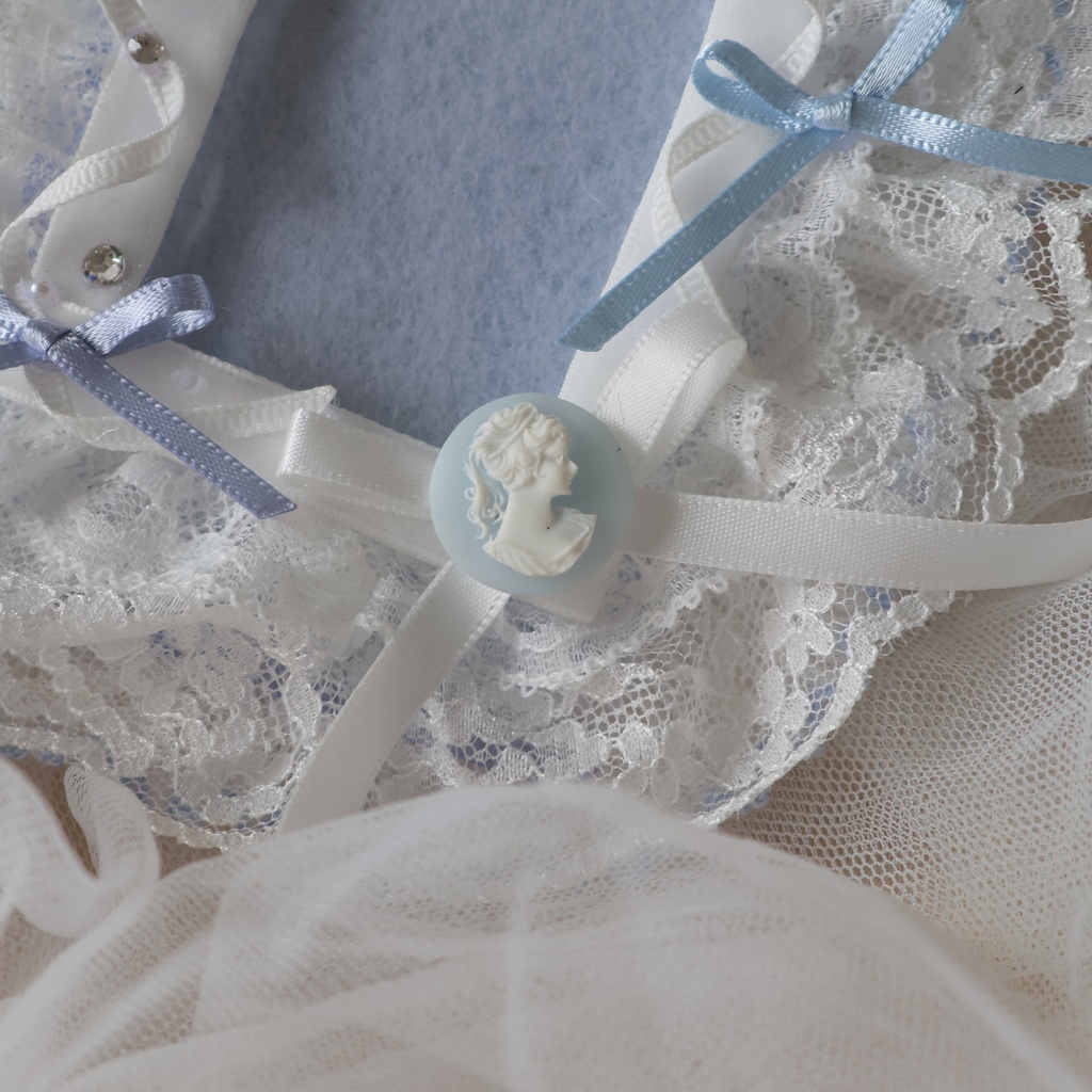 硬質ケースデコ B8サイズ レースフリルとカメオパーツのデコ