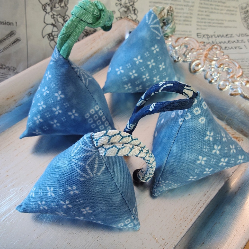 香包 ブルー01　タッセルなし