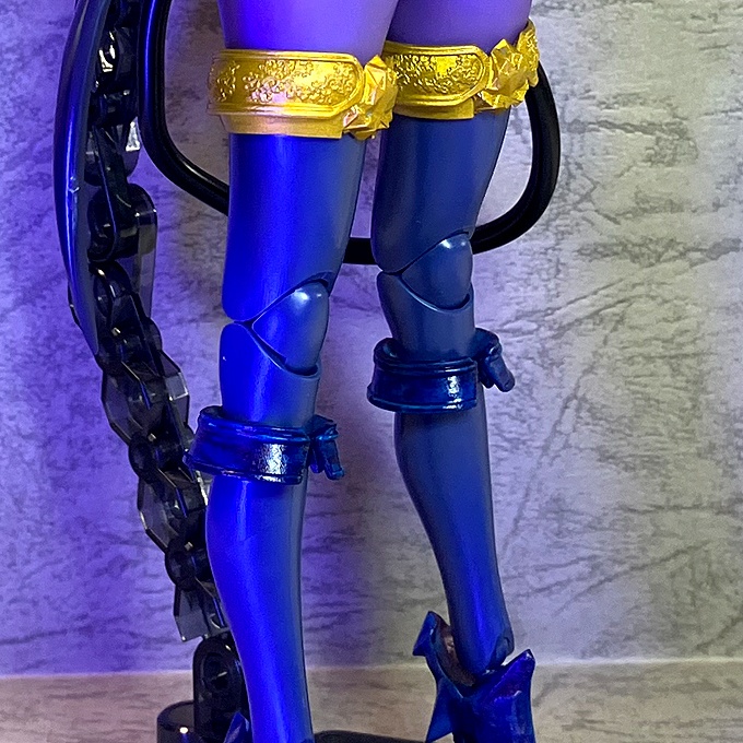 ラペルスペーサー