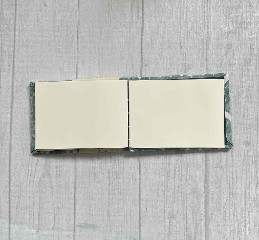 手製本ノート だいたいA7サイズ(横開き)