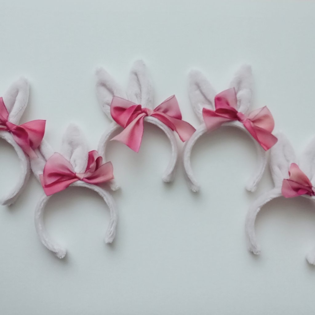 大きなシルクリボンのバニーちゃんカチューシャ