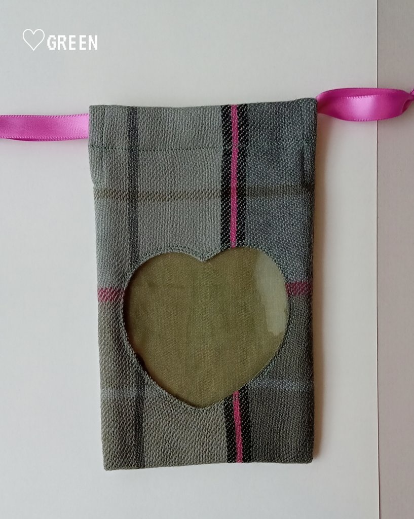 ウールのぬい巾着