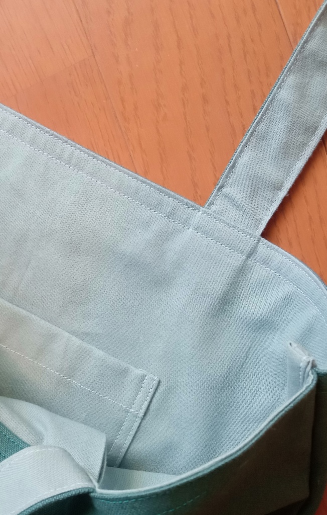 シンプルトートバッグ