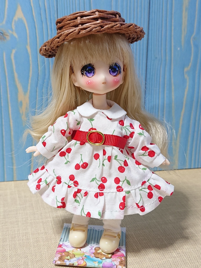 オビツ11サイズアウトフィット チェリー柄ワンピース