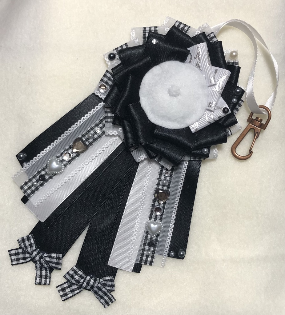 缶バッジ用ロゼット 32.44.54.57ミリ 黒 白 ブラック ホワイト 地雷系 ギンガムチェック