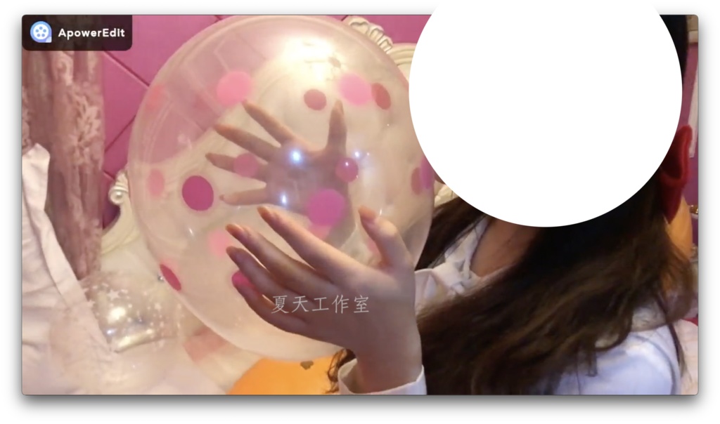 女の子のやさしいGL風船遊び