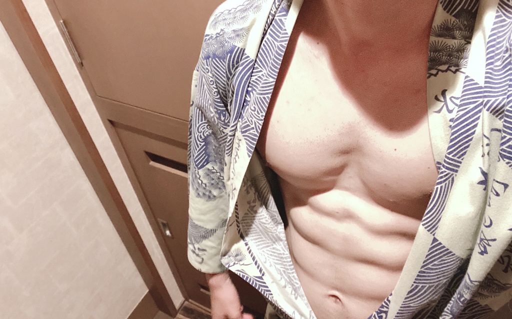 輝の腹筋浴衣姿