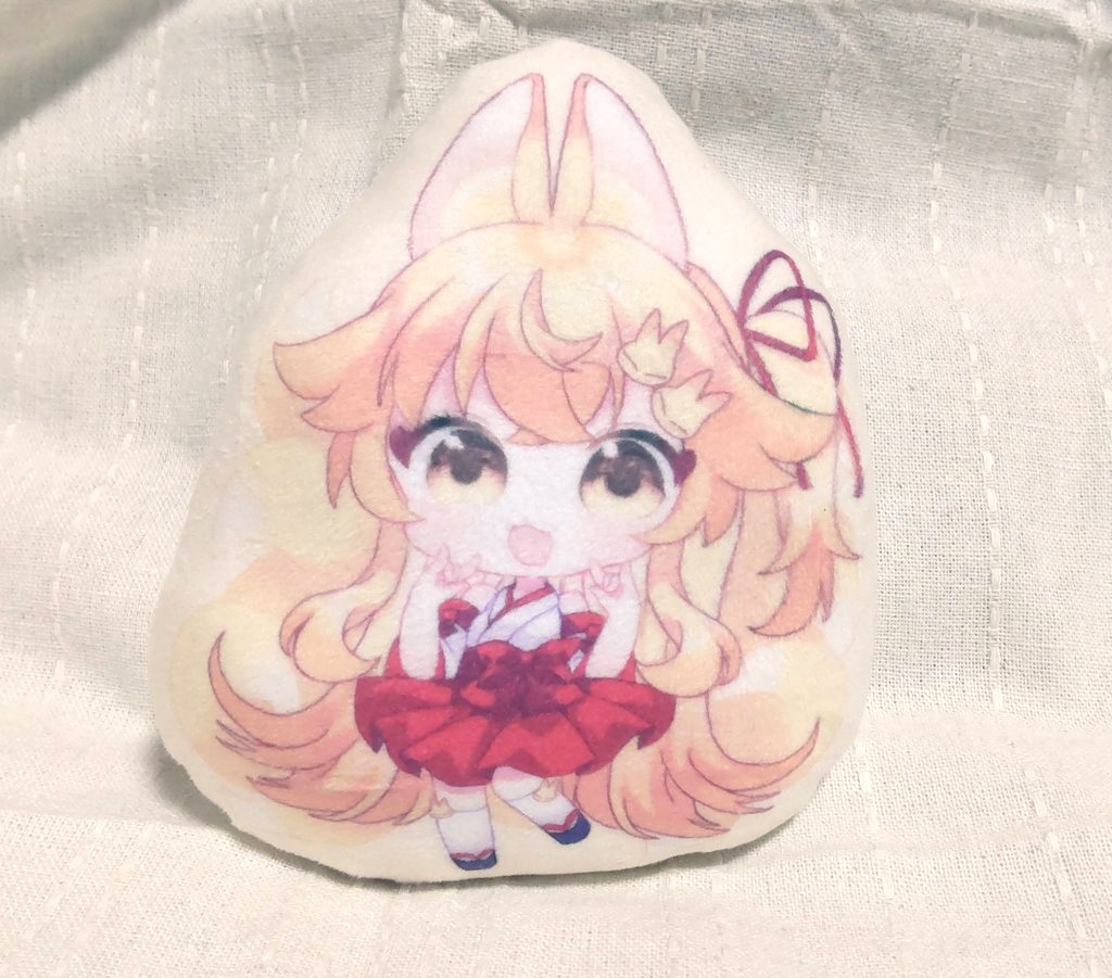 おあげちゃんぬいぐるみ風ダイカットミニクッション