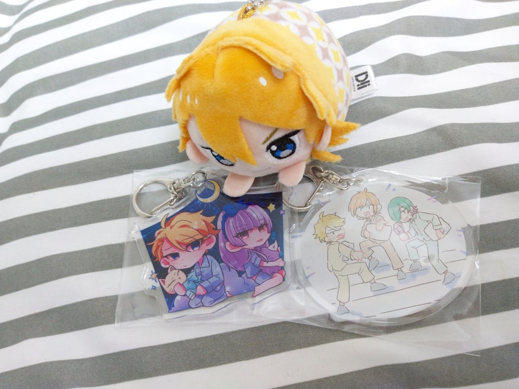 おどちゃグンナイ★HONEYアクキー