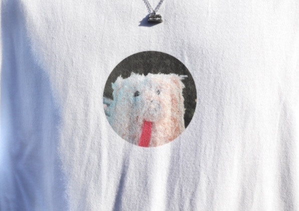 舐めた犬Tee