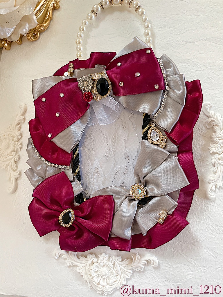 硬質ケース❤︎硬貨ケース❤︎トレカケース❤︎硬化ケース❤︎B8❤︎デコ❤︎ボールド シルバー レッド 銀 赤❤︎くまのみみ。🧸❤︎【No.183】❤︎