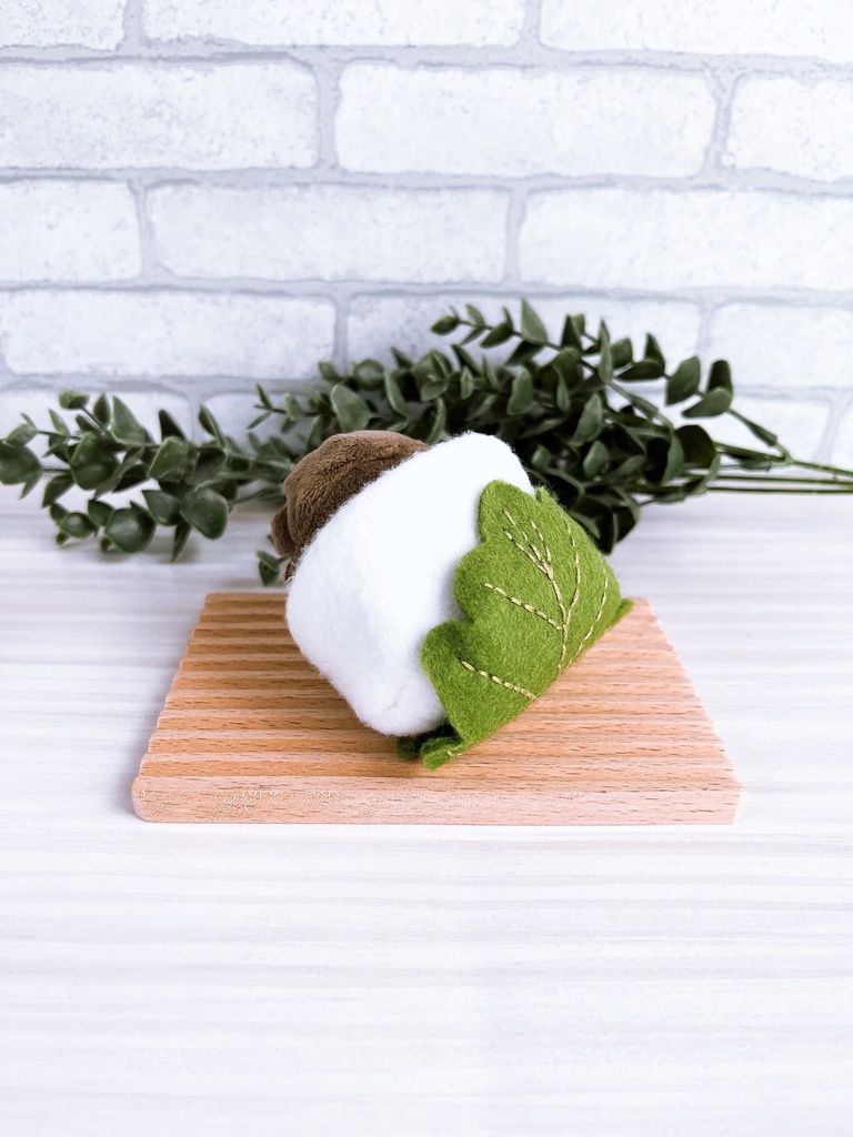 【もちのころも かしわもち】