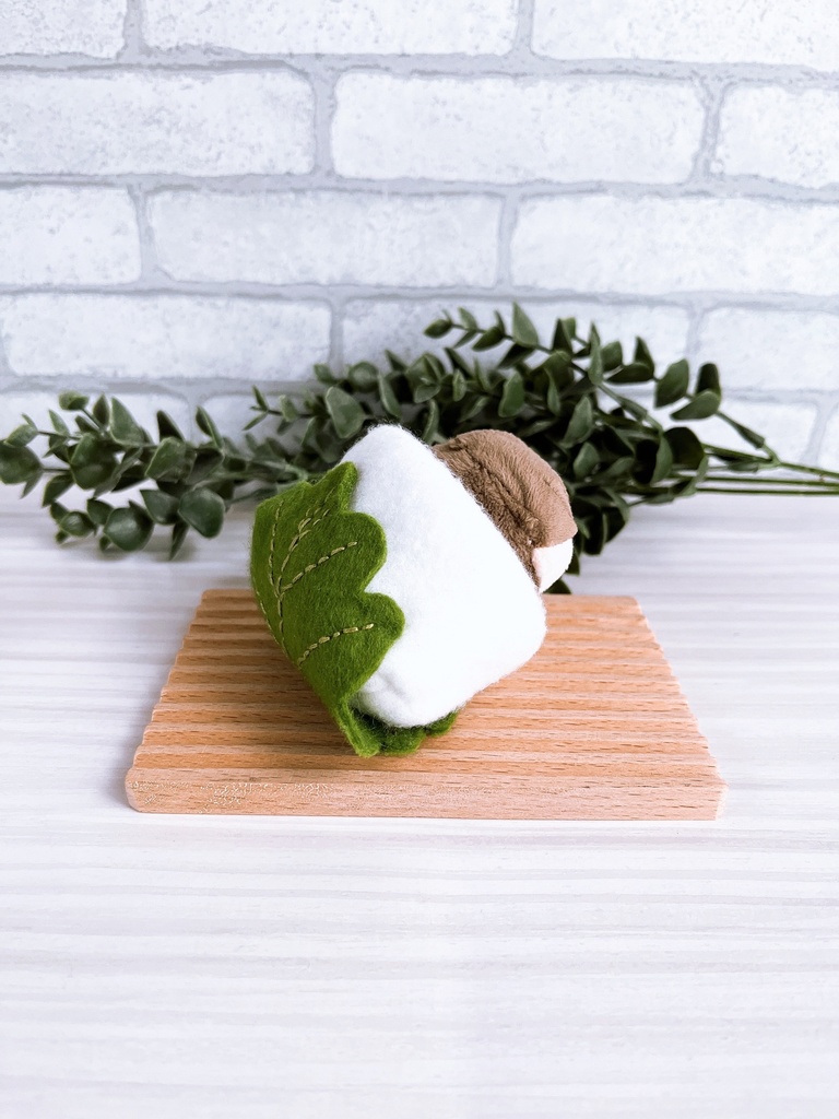 【もちのころも かしわもち】