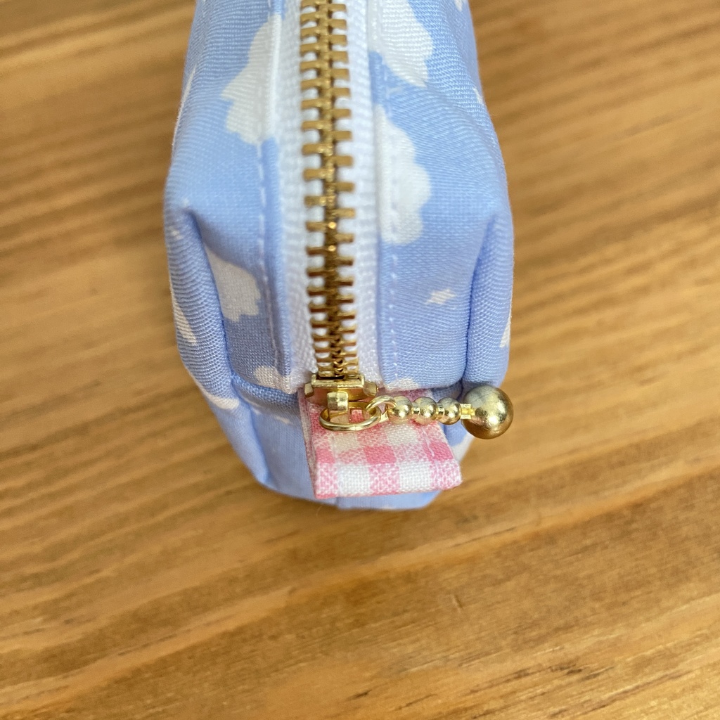 ハンドメイド 雲と星柄のポーチ(カードサイズ)