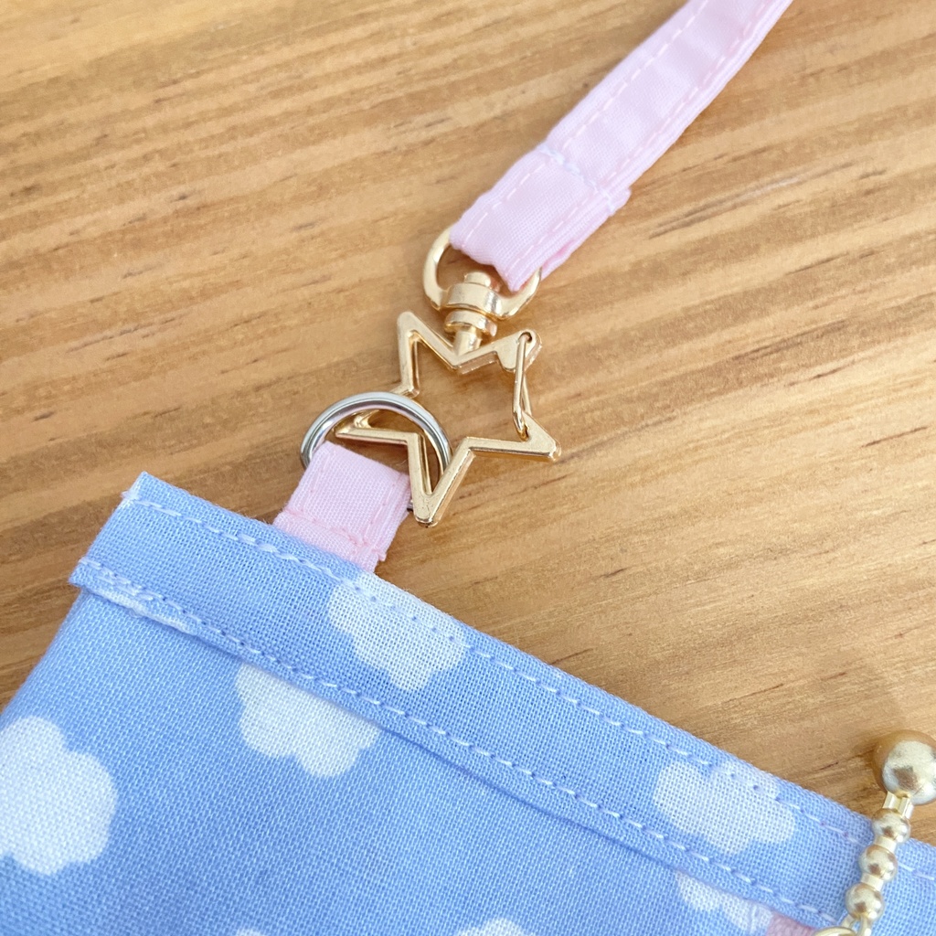 ハンドメイド カバンにも付けられるポーチ 星型ナスカン