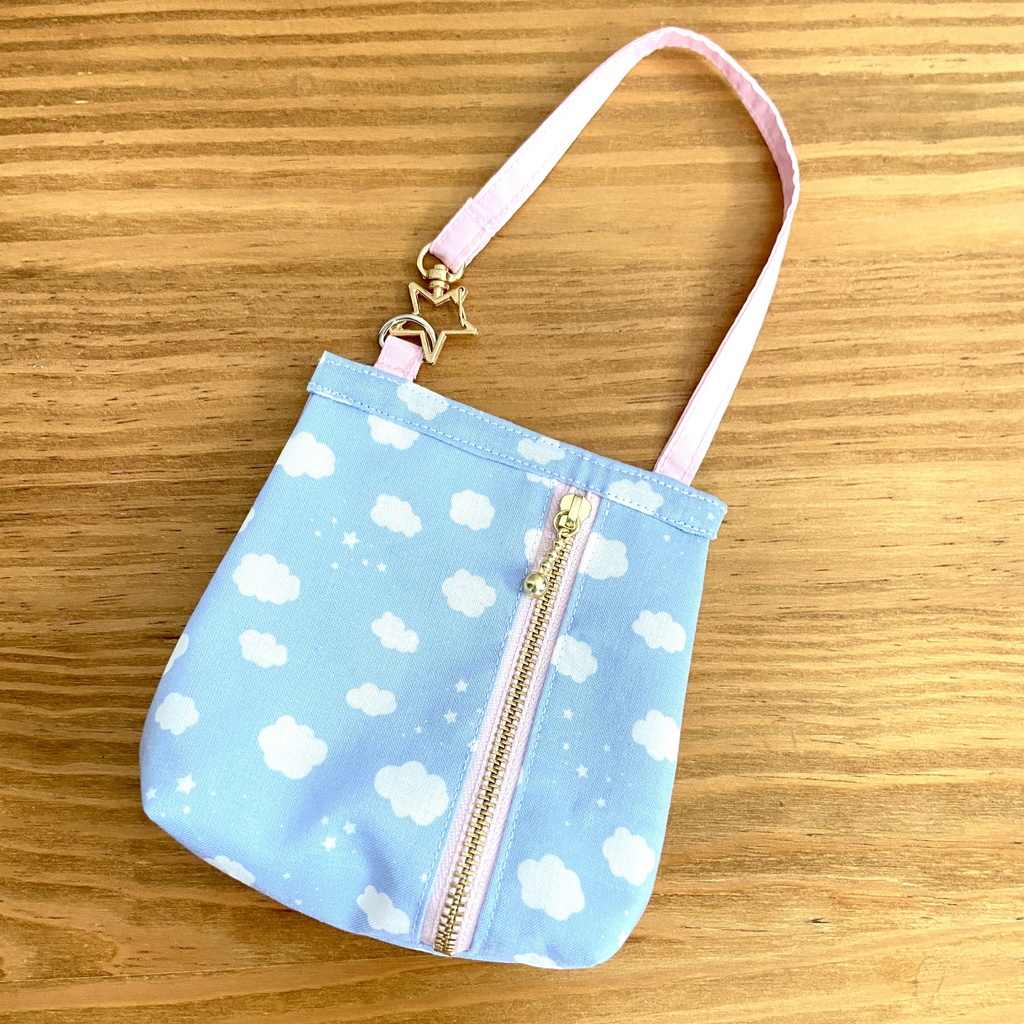 ハンドメイド カバンにも付けられるポーチ 星型ナスカン