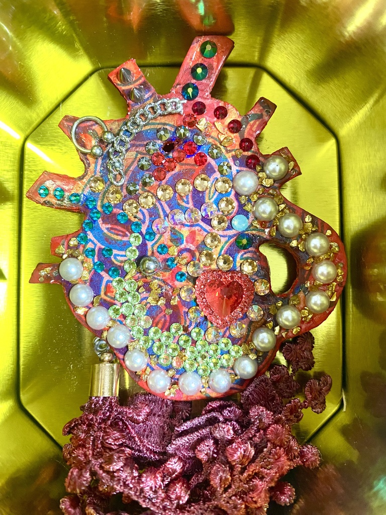 心臓のブローチ